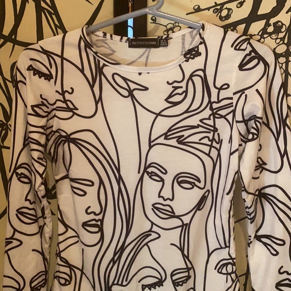 Pretty Little Thing White Slinky Abstract Face Print Bodysuit - Picture 7 of 16